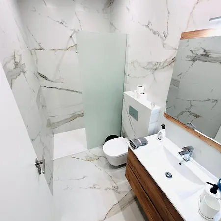 Center 3 Bedroom Flat Next To Avenida Almirante Reis Daire *