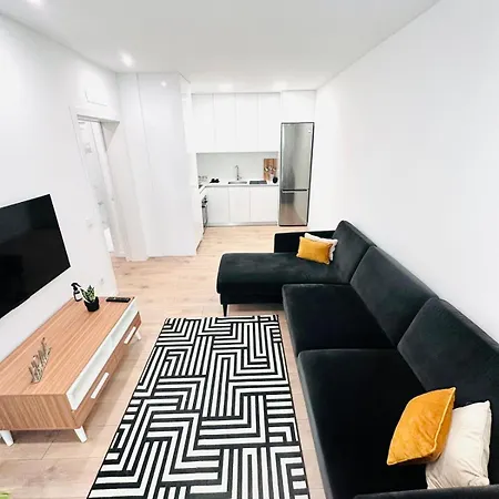 Center 3 Bedroom Flat Next To Avenida Almirante Reis * Лиссабон