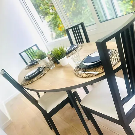 Center 3 Bedroom Flat Next To Avenida Almirante Reis * Лиссабон