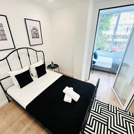 Center 3 Bedroom Flat Next To Avenida Almirante Reis Лиссабон
